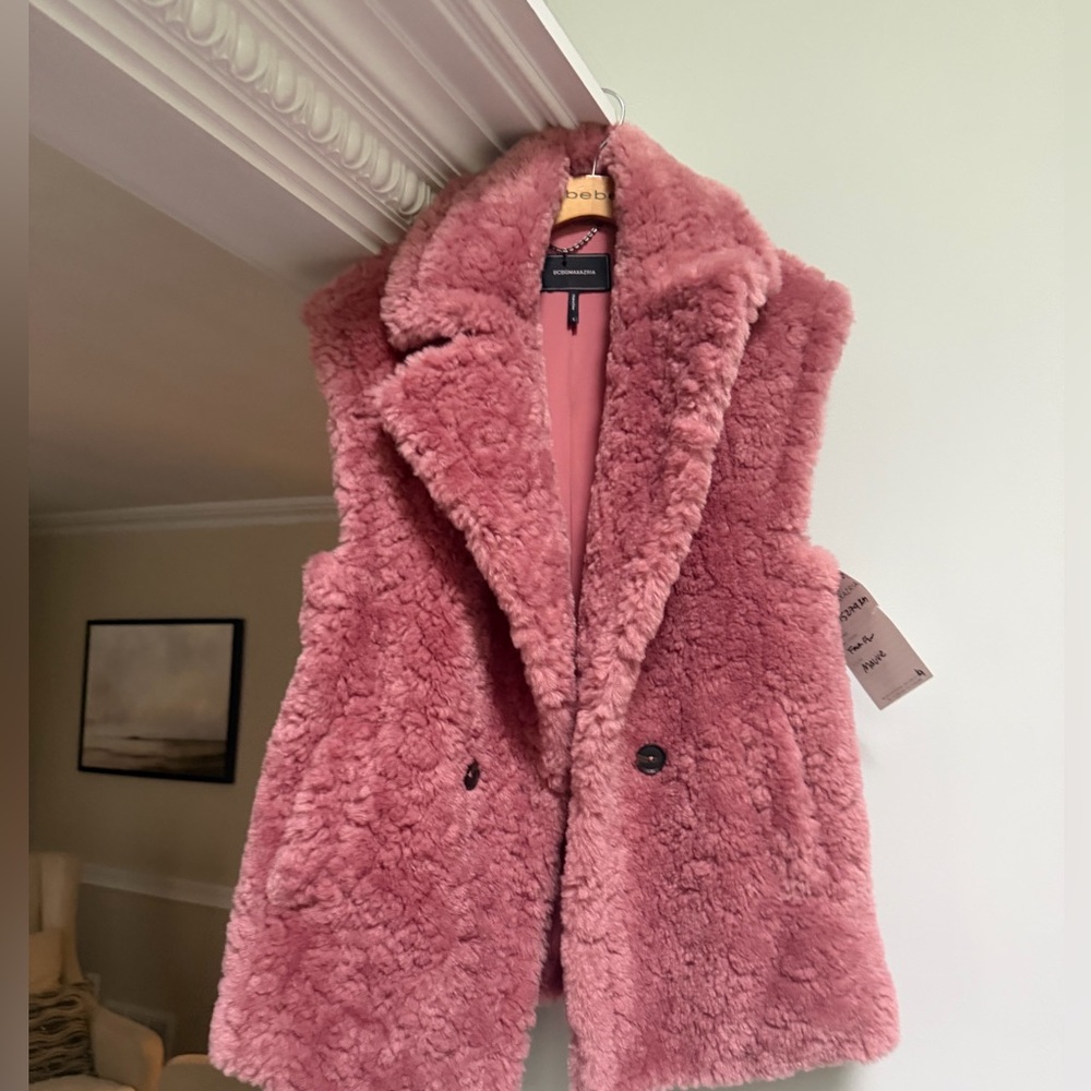 bcbg  Mauve faux fur vest